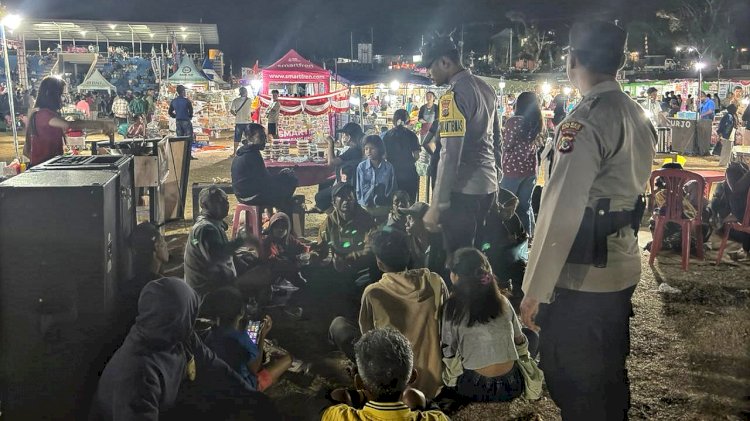 Patroli Dialogis Polsek Lobalain di Area Pameran Pembangunan dan Expo UMKM 2025