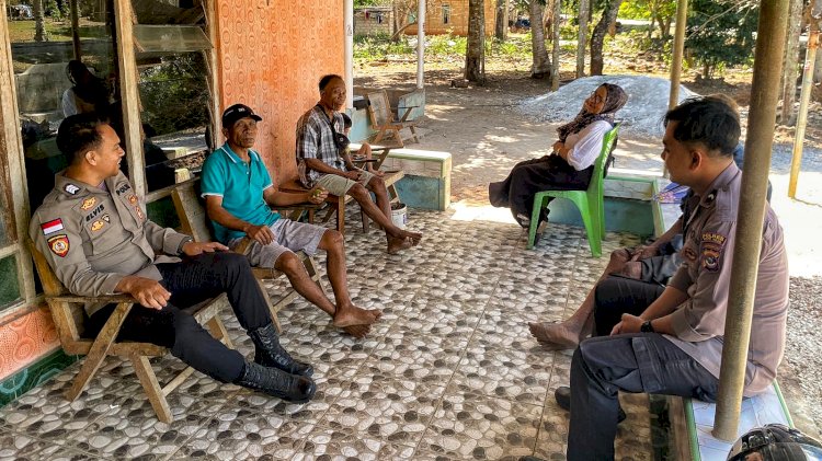 Patroli  Dialogis dan Sambang Upaya Polsek Rote Selatan Jaga Keamanan Warga