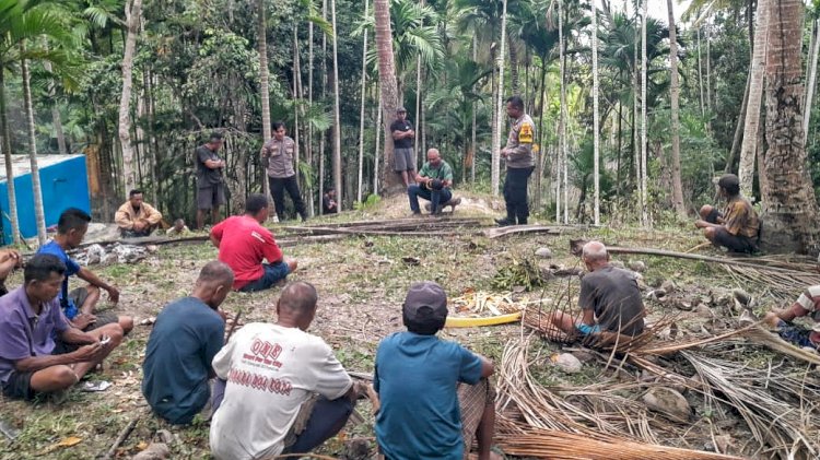 Monitoring Kegiatan Masyarakat, Personel Polsek Rote Selatan Edukasi Masyarakat Jaga Keamanan