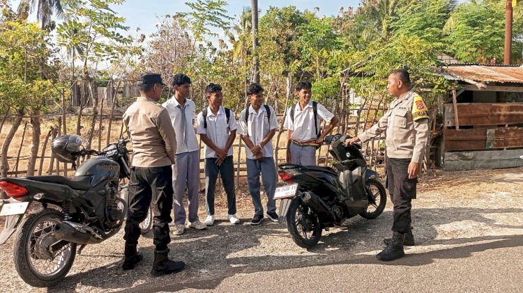Patroli Preventif Personel Polsek Rote Barat Daya, Tingkatkan  Rasa Aman Bagi Warga