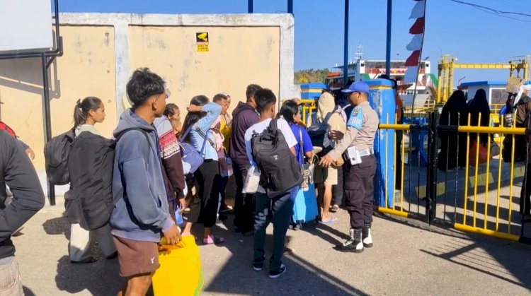 Pengamanan Ketat di Area Pelabuhan Oleh Polsek Pantaibaru Untuk Jamin Keamanan