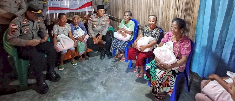 Jelang HUT Polwan ke-77, Kapolres dan Polwan Polres Rote Ndao Lakukan Bansos Bagi Lansia
