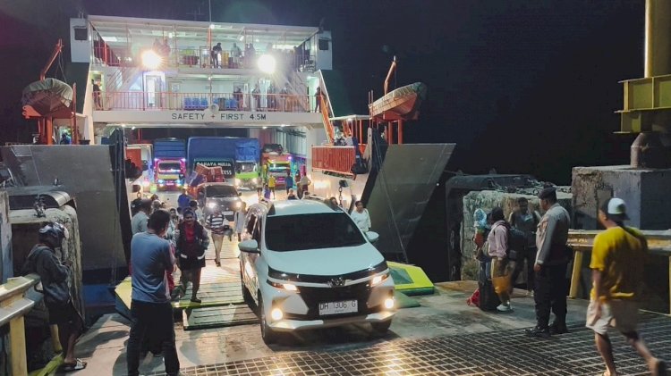 Personel Polsek Pantaibaru Tingkatkan Pengamanan Pada Pelabuhan Pantaibaru