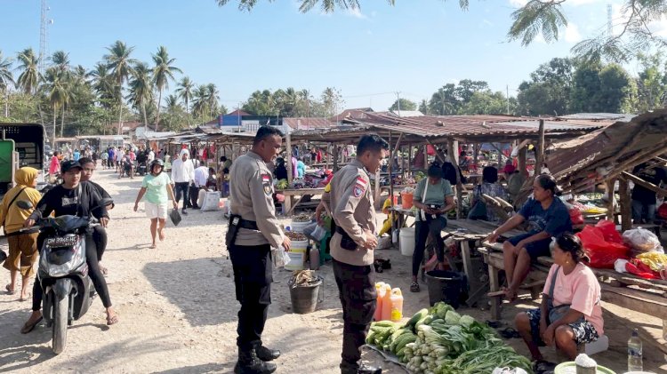Personel Polsek RBL  Laksanakan Patroli di Pasar, Jaga Keamanan dan Ketertiban