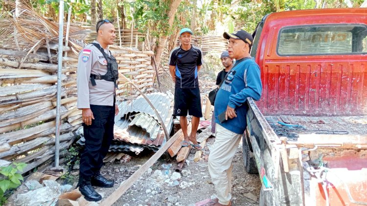 Kegiatan Sambang Bhabinkamtibmas Polsek Lobalain  di Desa Kolobolon