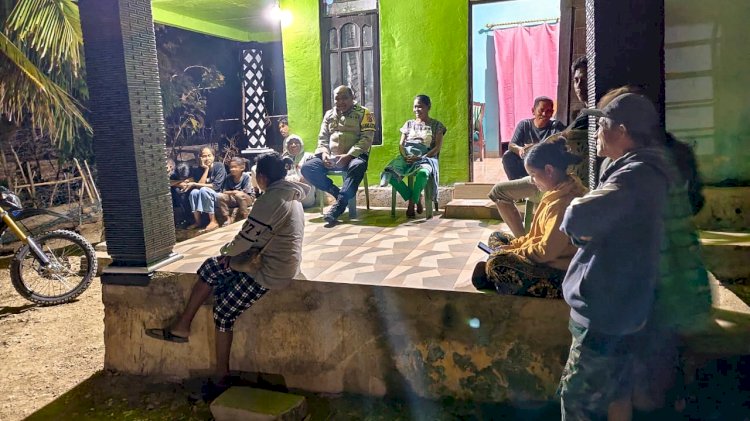 Bhabinkamtibmas Polsek Pantaibaru  Sambangi Warga, Ajak Untuk Cegah Gangguan Kamtibmas