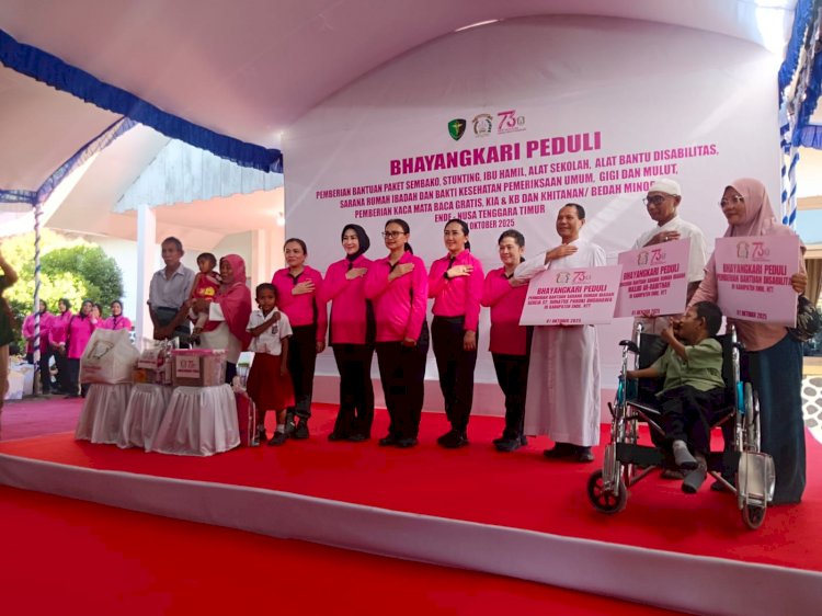 Ketua Umum Bhayangkari Salurkan 5.000 Paket Bansos, Gelar Bakti Kesehatan dan Religi di NTT