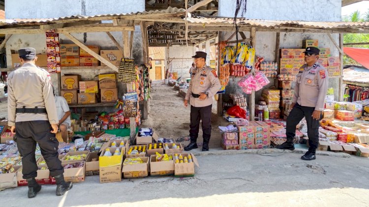Polsek Lobalain Laksanakan Patroli dan Pengamanan di Pasar Ciptakan Kamtibmas Kondusif