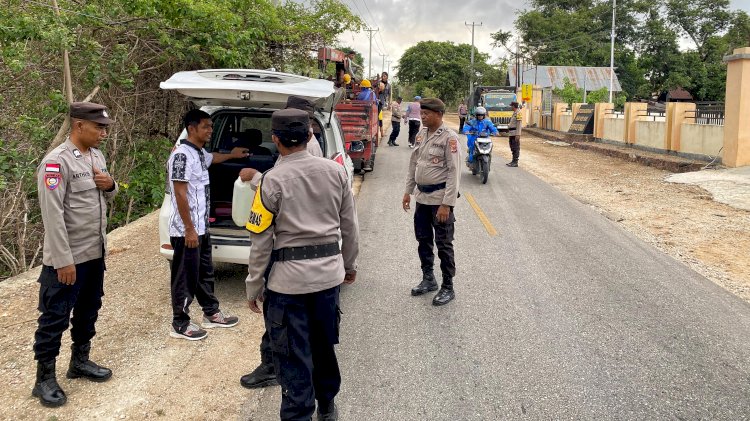 17 Liter Sopi Diamankan Polsek Rote Tengah Saat Dilakukan Razia Pada Sejumlah Kendaraan