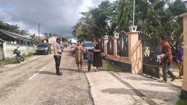 Personel Polsek Rote Selatan Tingkatkan Pengamanan, Jamin Kenyamanan Ibadah Warga