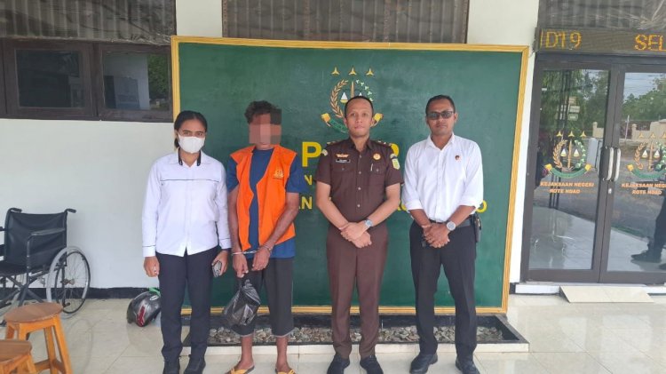 Unit PPA Polres Rote Ndao Serahkan Dua TSK Untuk Kasus Yang Berbeda ke JPU