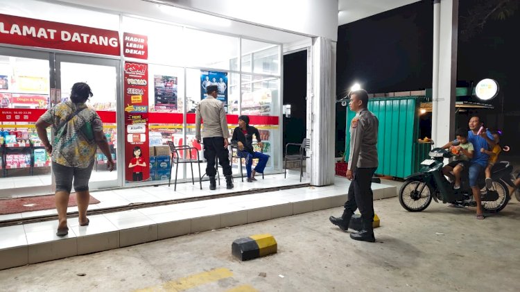 Patroli Malam Polsek Lobalain, Upaya Tekan Angka Kriminalitas dan Sosialisasi  Layanan Call Center 110