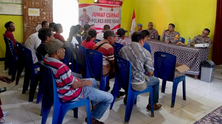 Gelar Jumat Curhat Bersama Warga Oetutulu, Kapolres Dengar Langsung Aspirasi Warga
