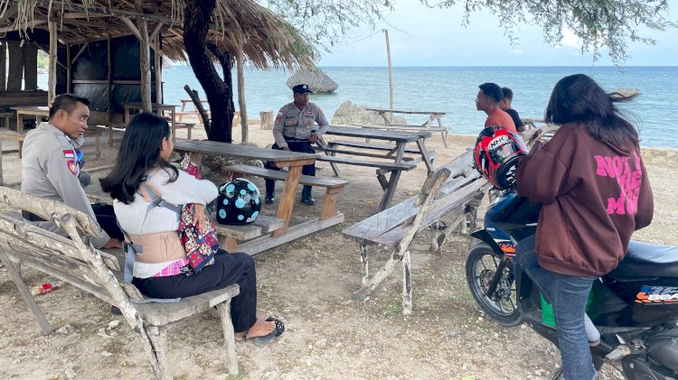 Polsek Rote Tengah Gelar Patroli Dialogis di Pantai Leli