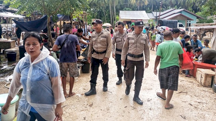 Wujudkan Rasa Aman, Polsek Rote Barat Laut Tingkatkan Pengamanan di Pasar Busalangga
