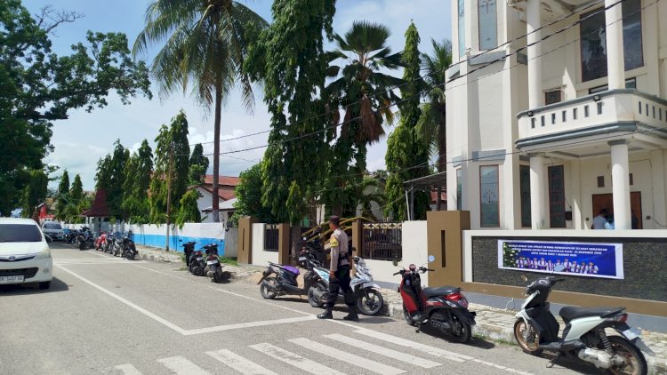 Polsek Lobalain Tingkatkan Pengamanan Saat Pelaksanaan Ibadah Hari Minggu