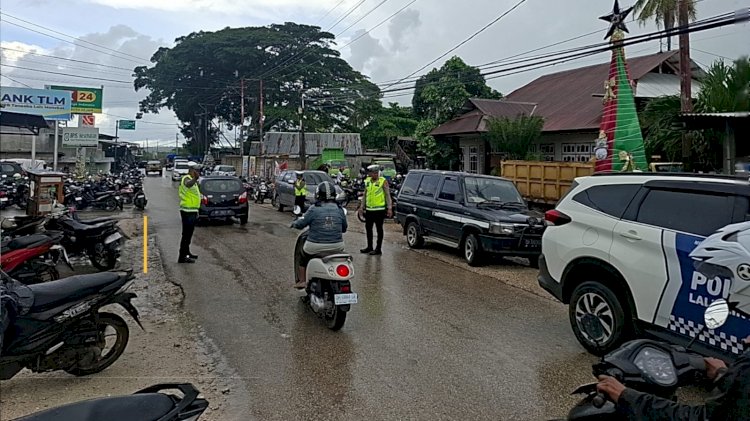 Ops Lilin Turangga 2025, Satgas Kamseltibcarlantas Polres Rote Ndao Pastikan Arus Lalu Lintas Lancar