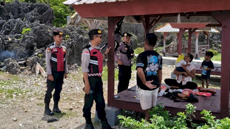 Patroli Dialogis di Obyek Wisata, Sat Samapta Polres Rote Ndao Pastikan Keamanan Masyarakat
