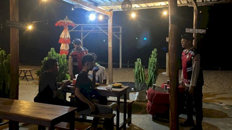 Polsek Rote Tengah Gelar Patroli Malam Untuk Jamin Kenyamanan Masyarakat di Malam Hari