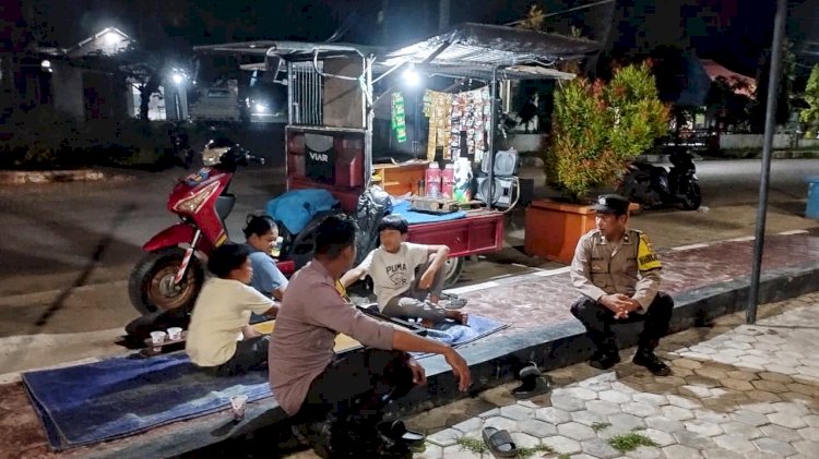 Polsek Lobalain Gelar Patroli Malam Monitoring Aktifitas Masyarakat