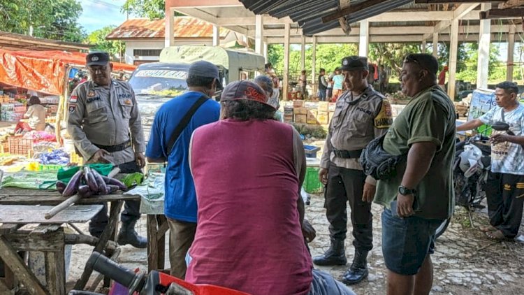 Polsek Rote Tengah Pastikan Keamanan dan Kenyamanan Masyarakat di Pasar Siomeda