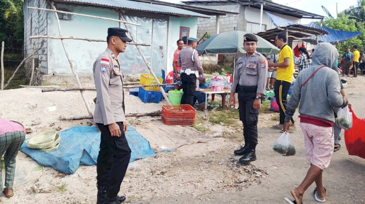Polsek Rote Selatan Gelar Patroli di Pasar Oele