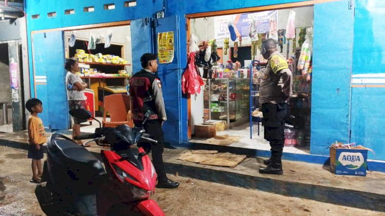 Patroli Ronda Presisi Polsek Rote  Selatan, Pastikan Keamanan Masyarakat di Malam Hari