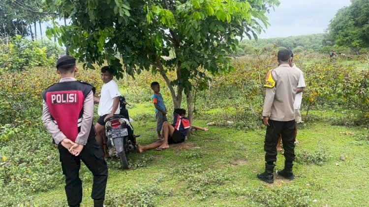 Personel Polsek Rote Tengah Gelar  Patroli Dialogis Menyisir Pantai Leli