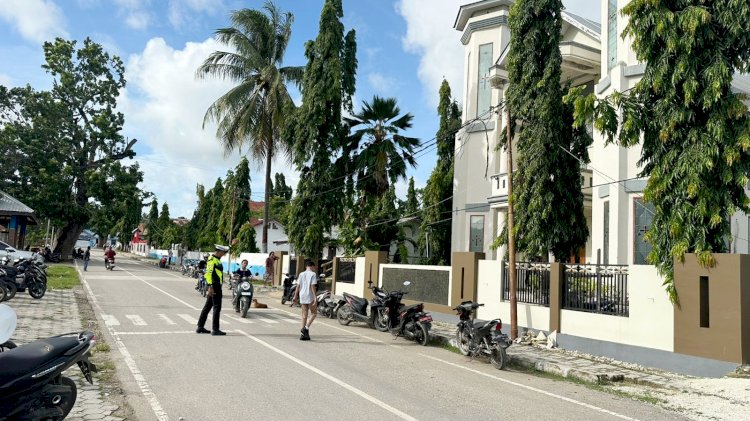 Sat Lantas Polres Rote Ndao Ciptakan Kamseltibcarlantas,  Jamin Kenyamanan Pelaksanaan Ibadah