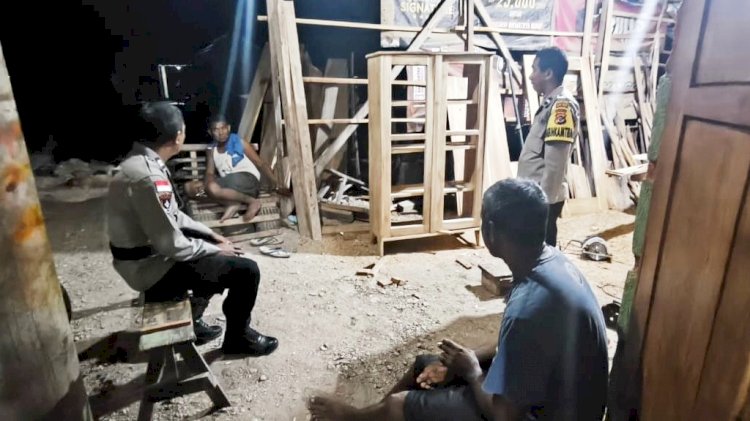 K2YD Polsek Rote Tengah Pada Malam Hari Wujudkan Rasa Aman Bagi Masyarakat