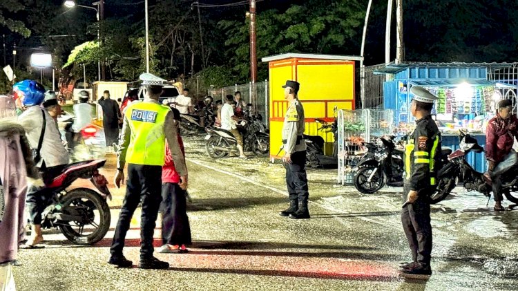 Pengamanan Sholat Tarawih, Personel Gabungan Pastikan Keamanan Masyarakat