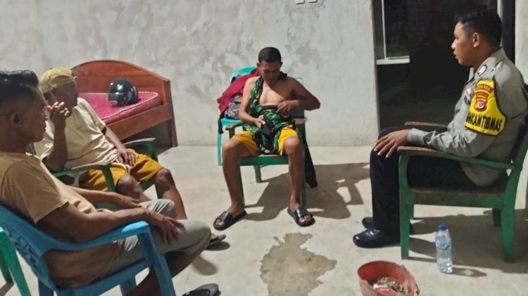 Bhabinkamtibmas Polsek Rote Barat Daya  Sambangi Warga, Ajak Jaga Keamanan Lingkungan