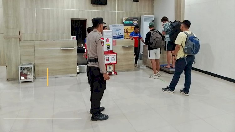 Pengamanan di Bandara DC Saudale, Polres Rote Ndao Pastikan Kenyamanan Pengguna Jasa Transportasi Udara