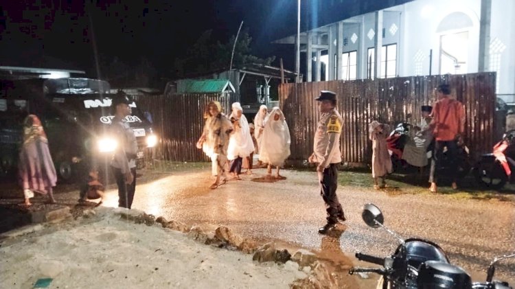 Polsek Rote Barat Laut Intensifkan Pengamanan Sholat Tarawih, Jamin Kenyamanan Masyarakat