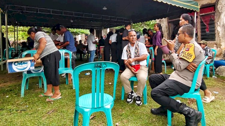 Kapolsek Rote Barat Hadiri Pemakaman Warga, Bentuk Pendekatan Kultural Bersama Masyarakat