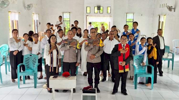 Kapolsek Rote Barat Laksanakan Kegiatan Minggu Kasih di Gereja GPDI Efata Oenitas, Jalin Sinergitas Jaga Keamanan Lingkungan