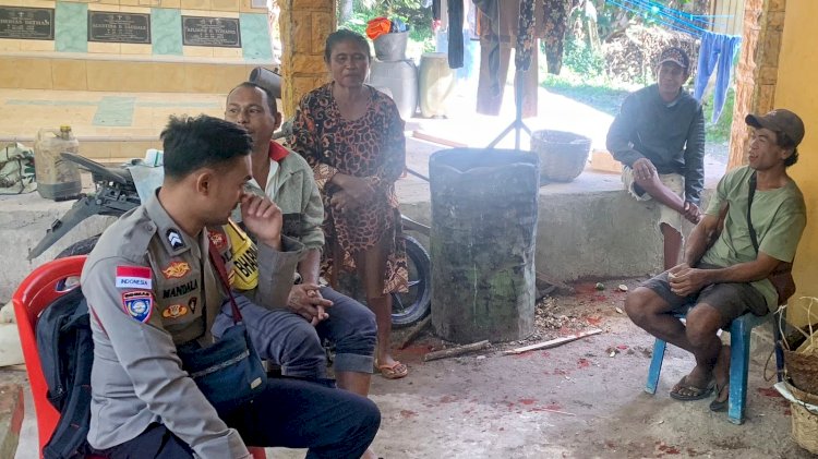 Pastikan Keamanan Warga Binaan, Bhabinkamtibmas Polsek Rote Selatan Tingkatkan Kegiatan Sambang