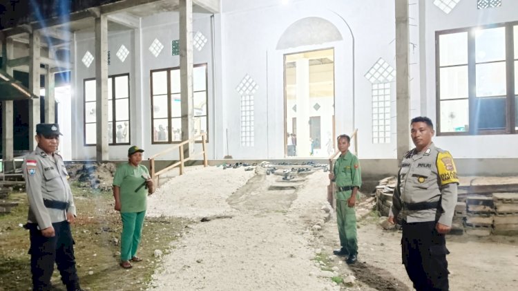 Tingkatkan Kenyamanan Pelaksanaan Ibadah, Polsek Rote Barat Laut Lakukan Pengamanan