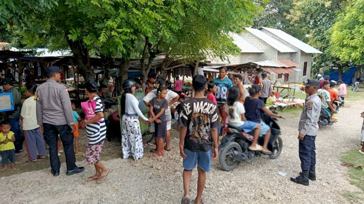 Polri Hadir di Tengah Masyarakat, Pengamanan Pasar Sakubatun Berlangsung Kondusif