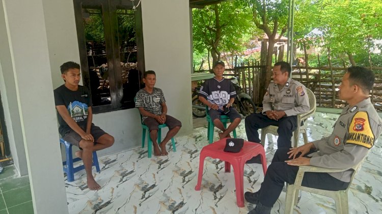 Pendekatan Melalui Kegiatan Sambang, Personel Polsek Rote Barat Daya Cegah Potensi Gangguan Keamanan