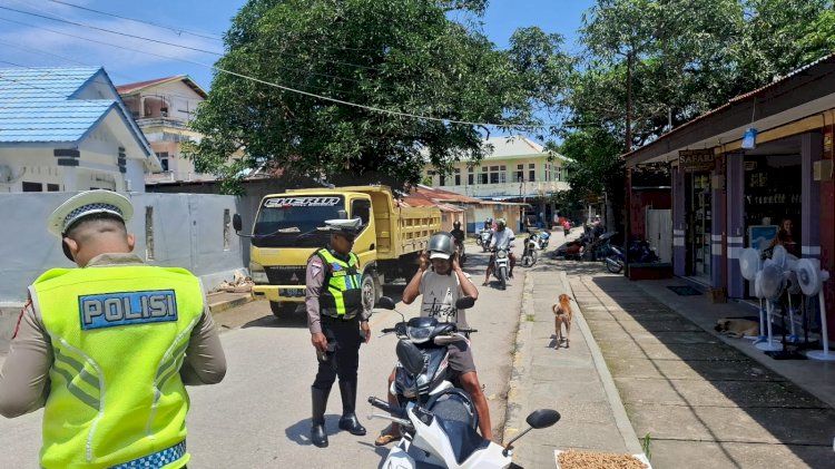 Satuan Lalu Lintas Polres Rote Ndao Laksanakan Sosialisasi Tertib Berlalu Lintas di Jalan