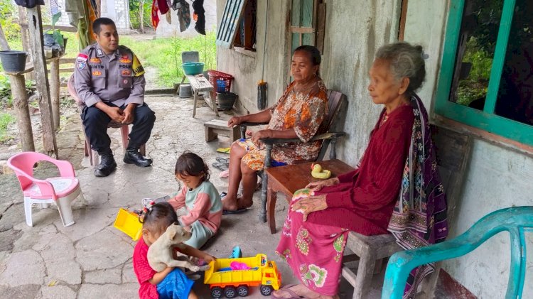 Sambangi Warga di Desa Binaan, Bhabinkamtibmas Polsek Pantaibaru Jaga Kemitraan Jaga Kamtibmas