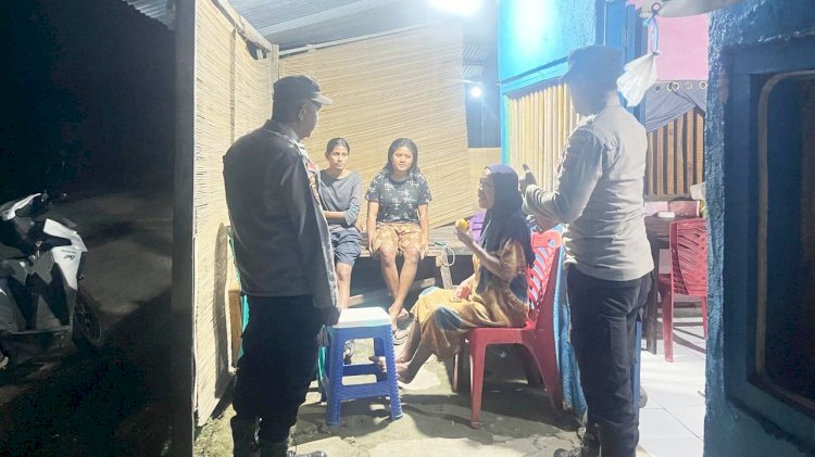 Patroli Malam Polsek Rote Barat Daya Ciptakan Situasi Aman Bagi Masyarakat Sakubatun