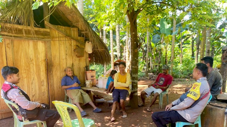 Kegiatan Sambang Personel Polsek Rote Selatan Upaya Untuk Jaga Kamtibmas Tetap Kondusif