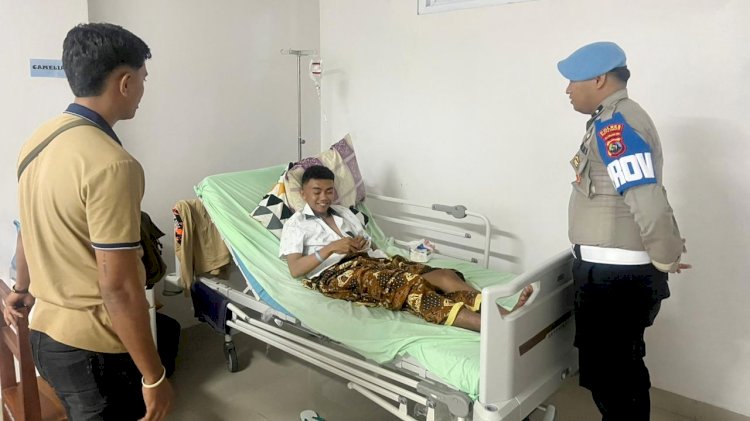 Kapolres Rote Ndao : Membesuk Personel Yang Sakit Merupakan Bentuk Kepedulian Institusi Atas Personel Yang Sakit