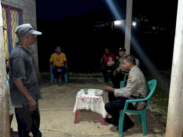 Patroli Malam, Personel Polsek Rote Tengah Perkuat Keamanan dan Kedekatan Dengan Warga