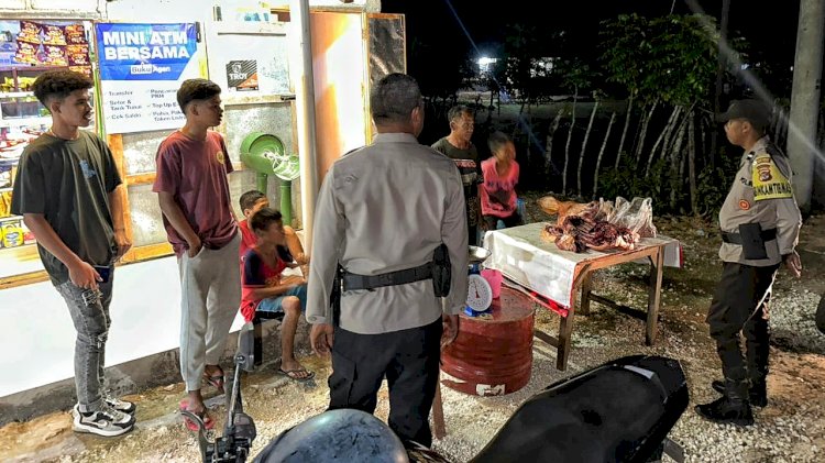 Patroli Malam Polsek Rote Tengah, Perkuat Kemitraan Dengan Masyarakat Jaga Kamtibmas