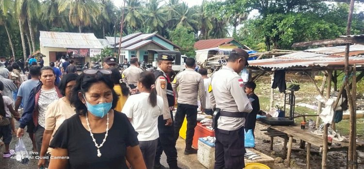 Polsek Rote Barat Laut Lakukan Pengamanan di Pasar Busalangga