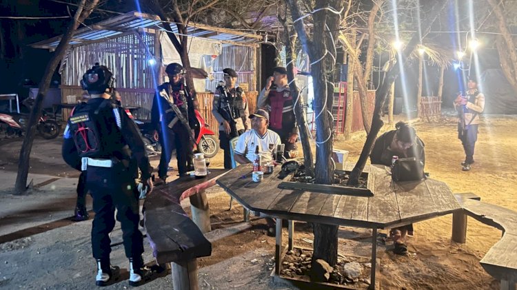 Patroli Gabungan Polres Rote Ndao Bersama Brimob Kompi III Batalyon A Pelopor Polda NTT Untuk Antisipasi Begal