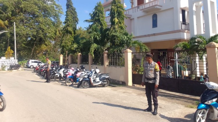 Polsek Lobalain Lakukan Pengamanan Saat Ibadah Minggu